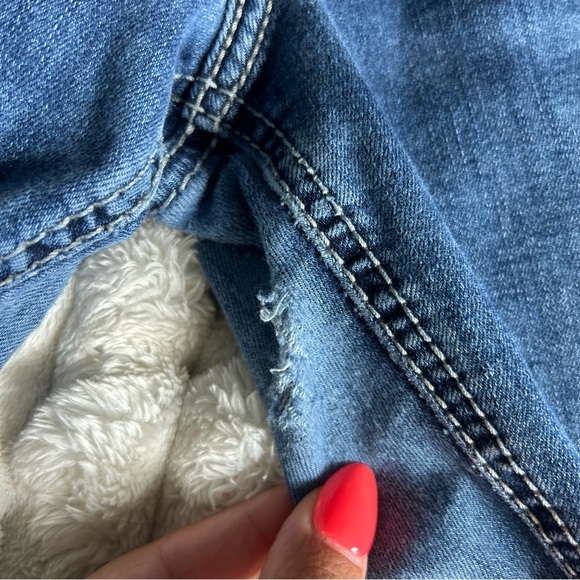 Womens US26 Silver Jeans Dark Blue Distressed Denim Jeans - Picture 10 of 14